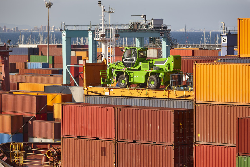 Navigating the Challenges of Implementing Automation in Supply Chain Management