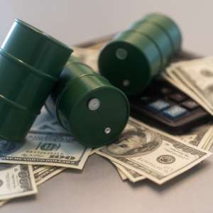 FreightAmigo's Solution: Shipping Costs Amidst Crude Oil Price Fluctuation