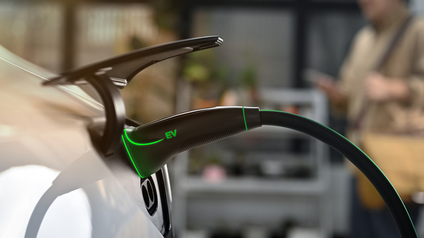 EV Supply Chain Challenges: Efficient Shipping's Role