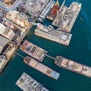 Li Ka-shing's Port Asset Sale: Adapting to Global Shipping Shifts